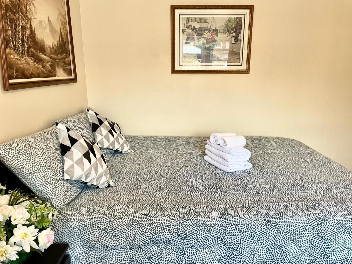 Perfect Home-Private Washrooms,Free Parking,High Speed Net Торонто Экстерьер фото