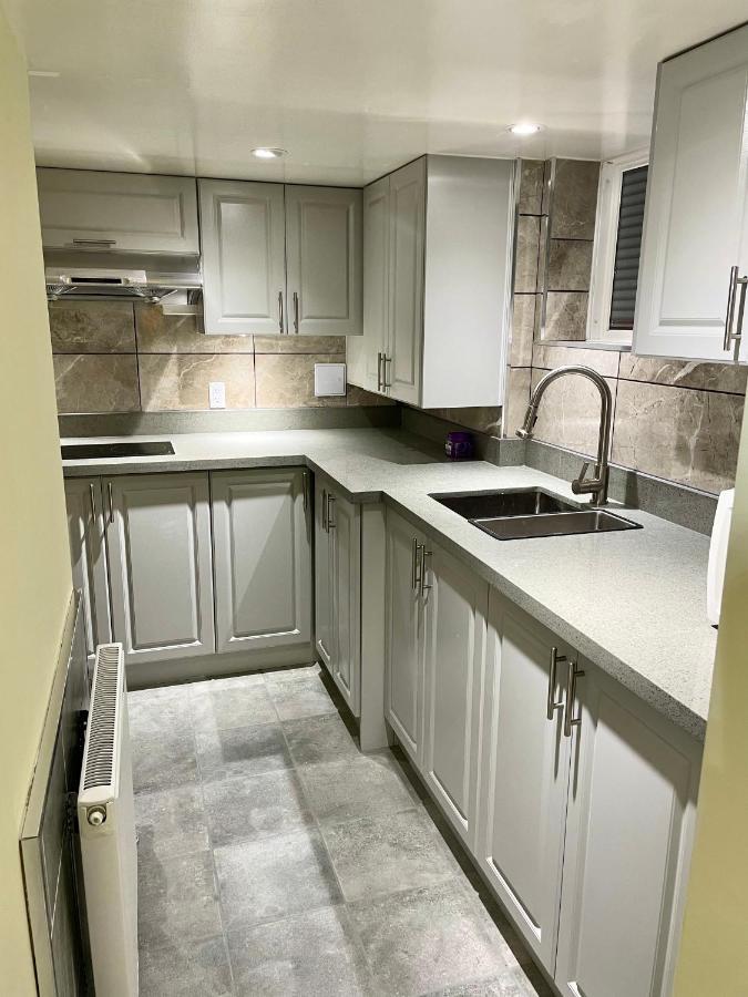 Perfect Home-Private Washrooms,Free Parking,High Speed Net Торонто Экстерьер фото